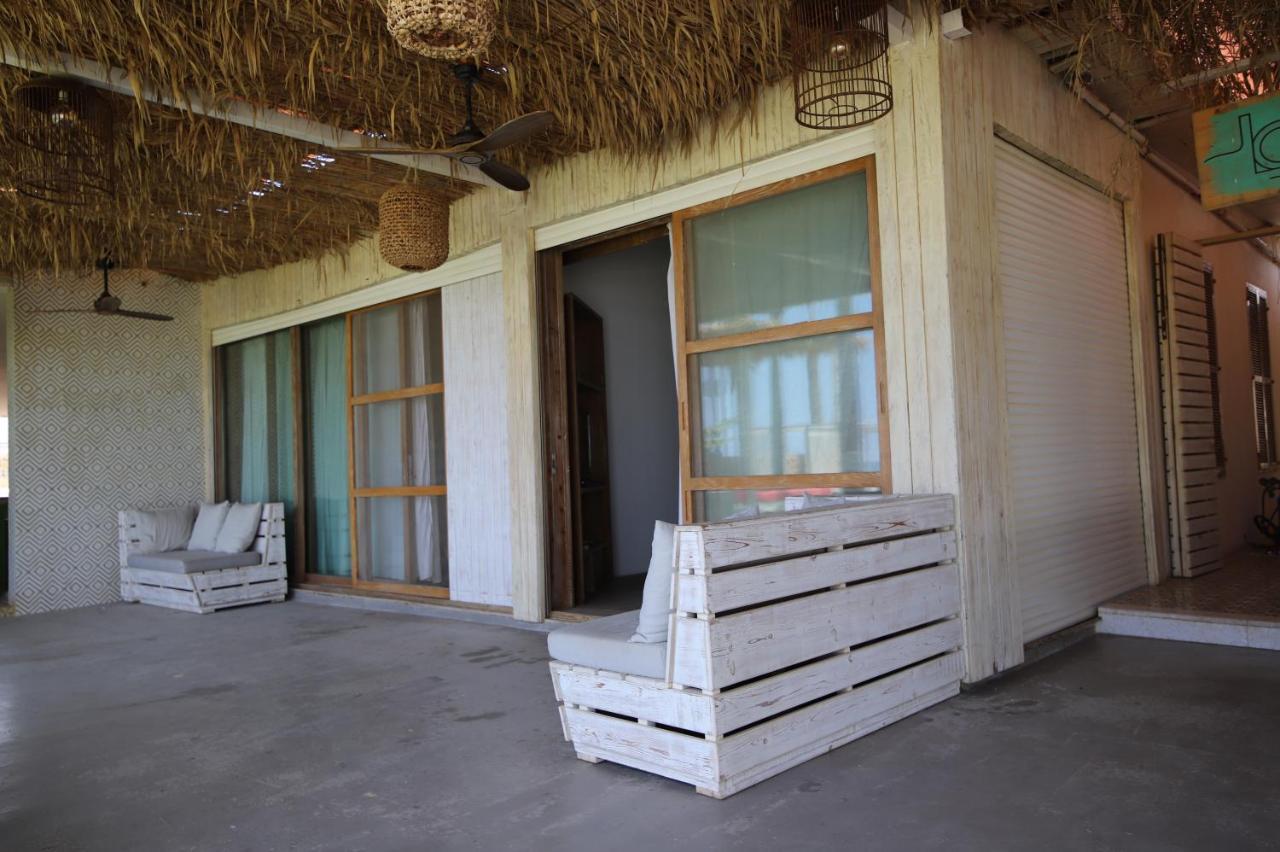 Hotel Lost At Sea Damour Exterior foto